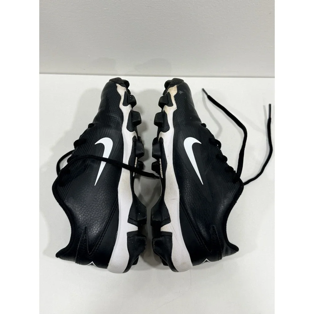 Nike Youth Baseball/Softball Cleats Black and White US Size 3.5Y